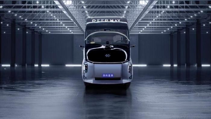 深向星辰最近著實(shí)帶了一波節(jié)奏。DeepWay三年磨一劍正向研發(fā)造車,終于棋入中局。