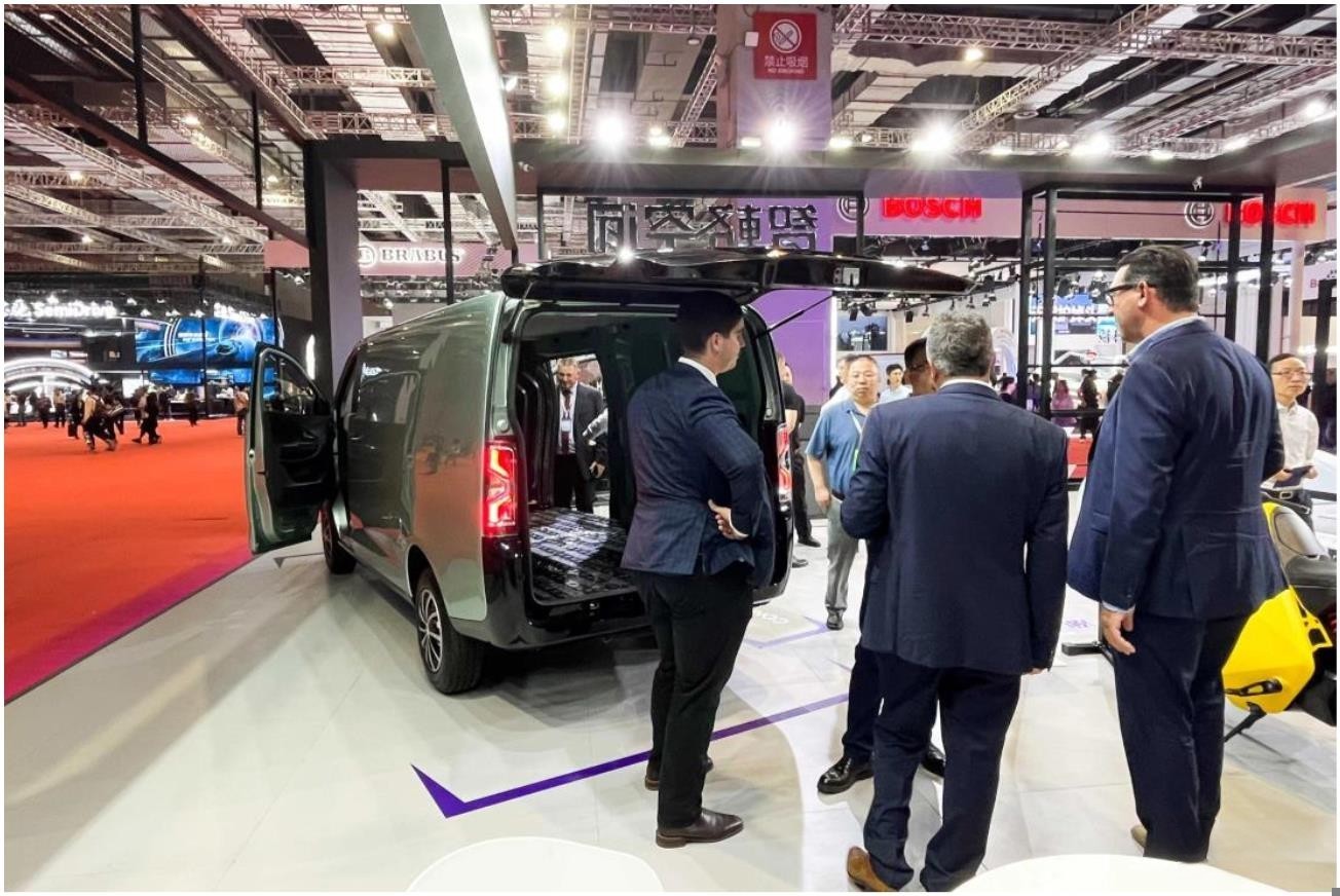 引領中國智慧物流車新風向！金琥 EV48 亮相上海車展