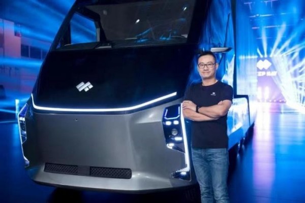 展出全球首款底部換電重卡,DeepWay能否在智能新能源重卡行業掀起新“騷動”