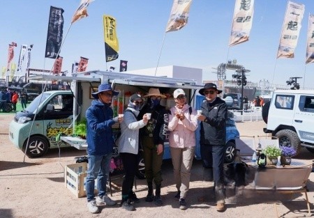 在阿拉善英雄會上“秀才藝”，北汽雷馳新能源MINI卡花式營銷火出“圈”