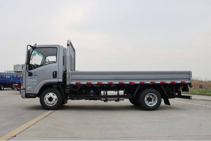 5大進(jìn)階突破 28項(xiàng)迭代升級(jí) 全新豪寬輕卡 ? 威鈴夢(mèng)想家M7耀世發(fā)布