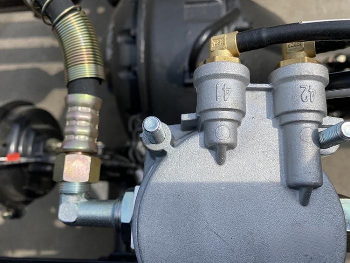 解放青汽JK6 4×2 320馬力大單橋載貨!一身“掙”能量太讓人心動了!