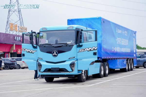 挑戰(zhàn)吉尼斯世界紀(jì)錄稱(chēng)號(hào)!三一魔塔1165開(kāi)跑!首航拿下138臺(tái)訂單!