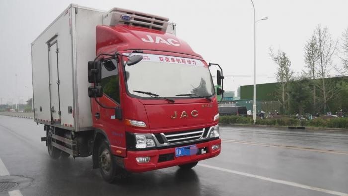長途運輸冷凍貨物,創(chuàng)業(yè)7年的他攜手江淮1卡駿鈴做老板