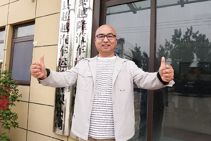 坐擁3輛奔馳Actros，張保軍成運輸圈“卷王”