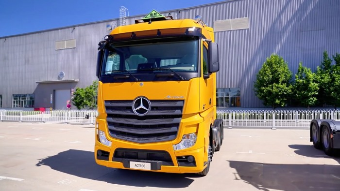 奔馳危化品牽引車 讓你安全且輕松的駕馭