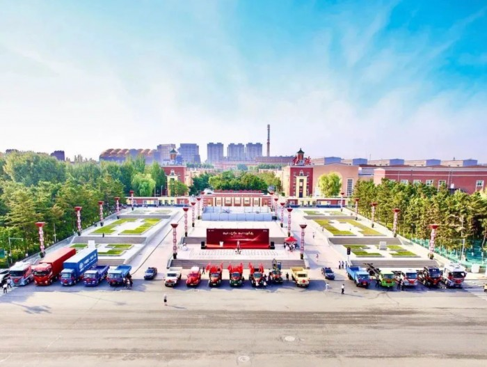 超燃！解放七代卡車巡游活動隆重舉行