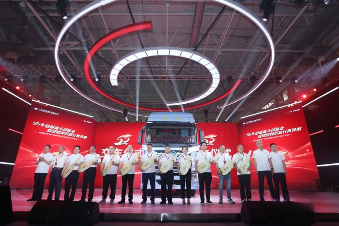 慶祝解放青汽建廠55周年暨第2600000輛車下線儀式隆重舉行