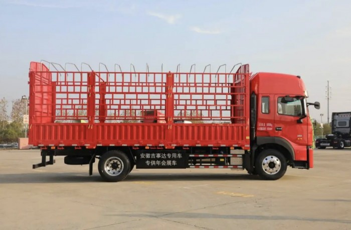 江淮格爾發4×2載貨車盛夏出擊，吃瓜群眾有福了！