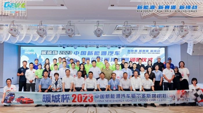 東風商用充換電一體牽引車,獲獎了!