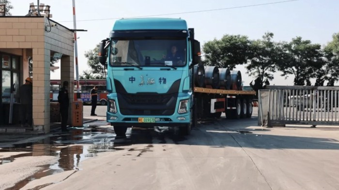 二十年貨運人生路，只為鋼廠保通穩(wěn)鏈