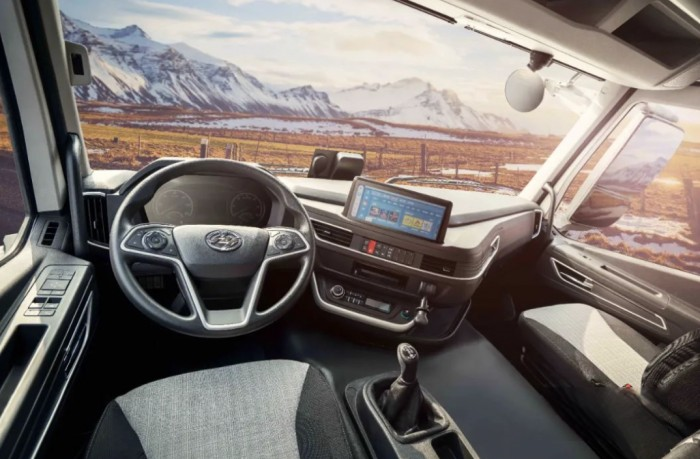 靠譜搭檔,紅巖杰獅C6 LNG牽引車技能拉滿