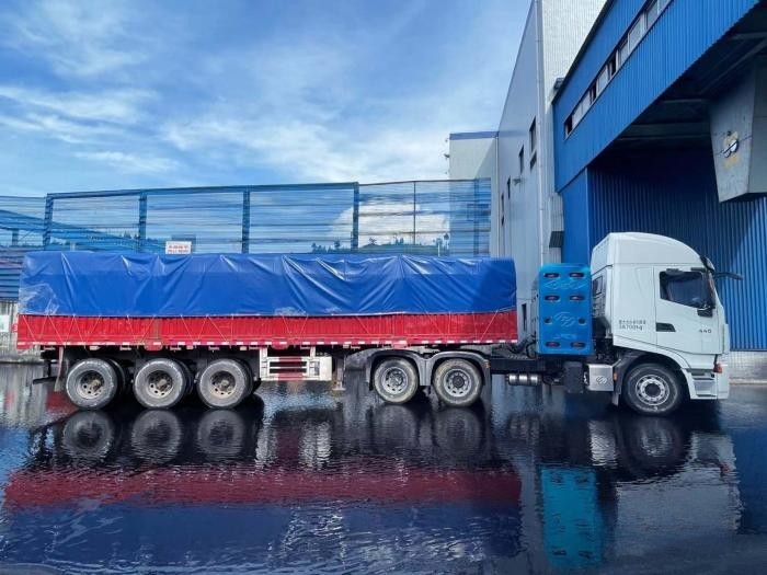 上汽紅巖CNG重卡燒氣不費(fèi)跑車不貴?來聽聽新疆卡友怎么說