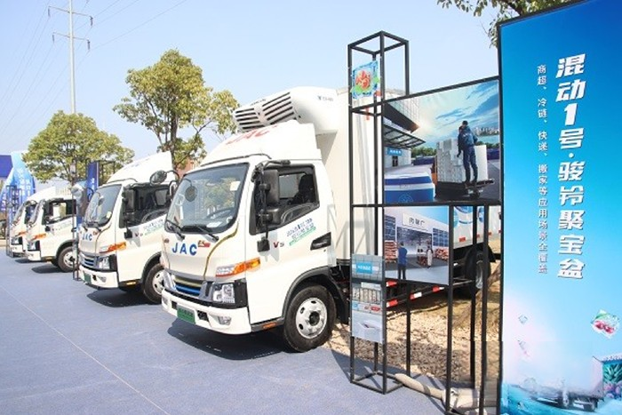 夏天太熱運輸怎么辦，混動1號駿鈴聚寶盆給你冷鏈冷藏答案