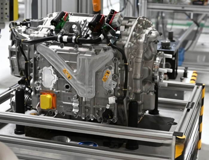 采埃孚展示先進的商用車電驅橋系統 加速電動出行