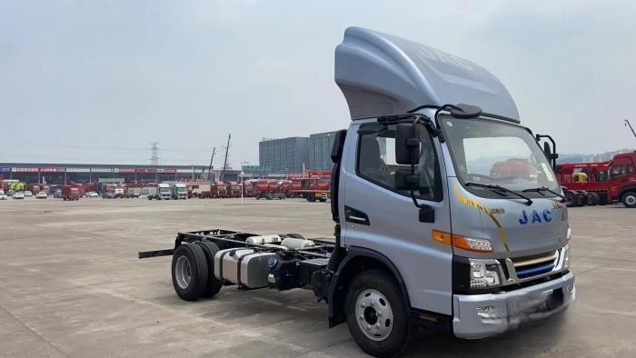 江淮1卡：駿鈴聚寶盆D25車型來襲，“混動雙星”持續引領行業