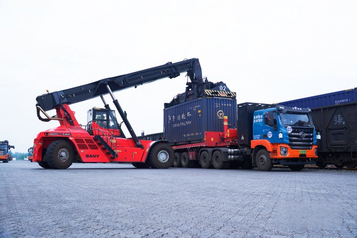 實力出圈!5G+L4級純電智能重卡 鋼廠低碳減排好幫手