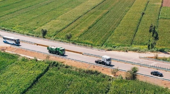 億華通氫燃料電池車隊在新疆伊寧開啟巡展