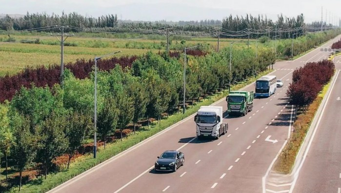 億華通氫燃料電池車隊在新疆伊寧開啟巡展