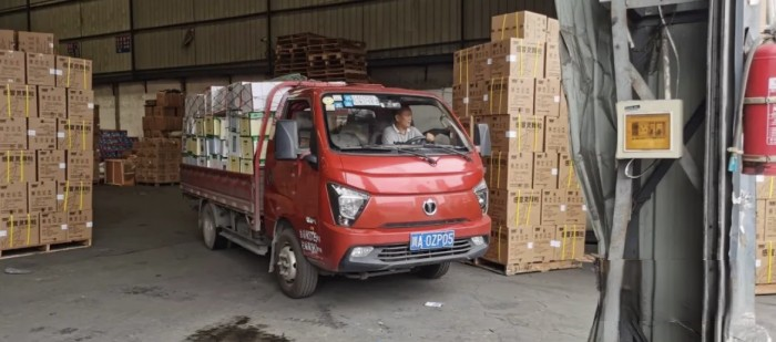 跨越風雨,飛馳前行:陶師傅與飛碟締途的物流傳奇