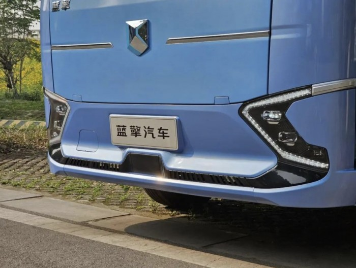 長續航、更安全,藍擎·悅EH Pro再樹高端電動輕卡新標桿