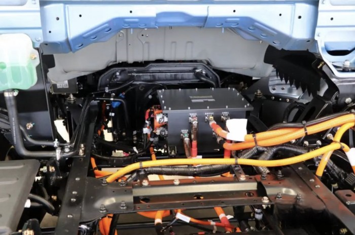 長續航、更安全,藍擎·悅EH Pro再樹高端電動輕卡新標桿