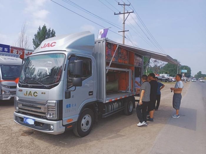 愛琢磨的“彈棉郎” 選擇江淮1卡帥鈴S3走街串巷送溫暖!