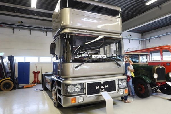 上世紀70年代中期,曼恩提出了一個名為“未來卡車”的想法