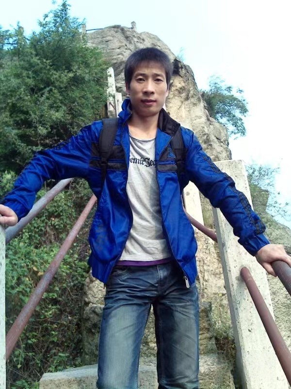 走最難最險的路!他與解放虎VH在“掛壁公路”上盤旋