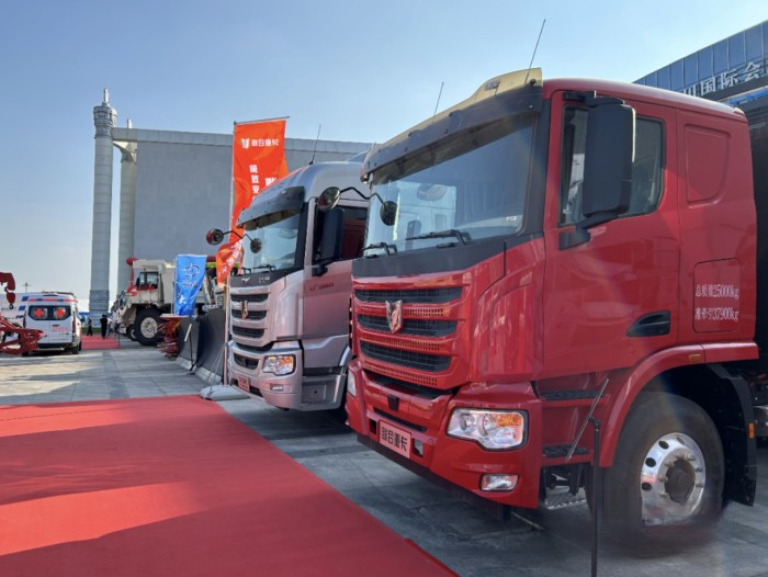 聯合重卡新能源牽引車亮相中蒙博覽會