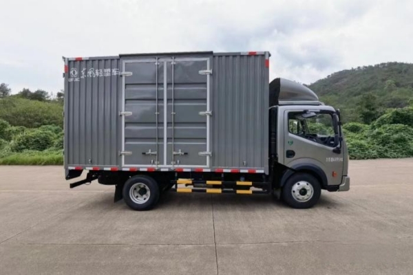 卡友兄弟說丨一份初心十年堅守,他與東風多利卡共成長