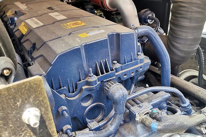 江淮格爾發6×4隨車吊，憑借卓越的設計和極強的承載力，在多種復合場景中都交出了優異的答卷，獲得了一眾卡友的青睞。