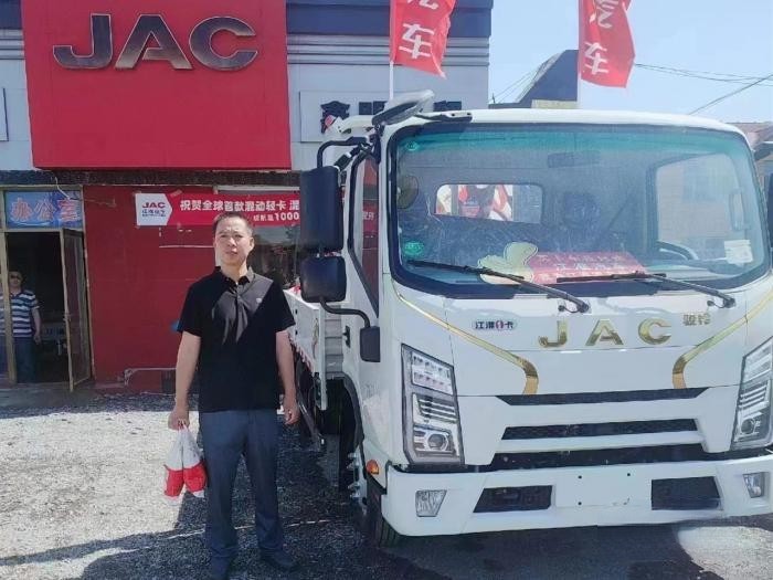 經營家居20年，從雇車到買車，他的江淮1卡駿鈴為什么越來越多？