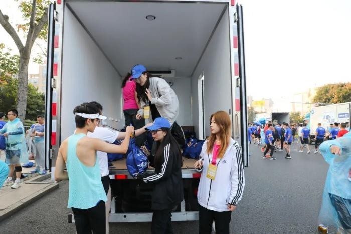 賽事官方唯一指定用車 飛碟汽車與跑友們共赴“日馬”之約!